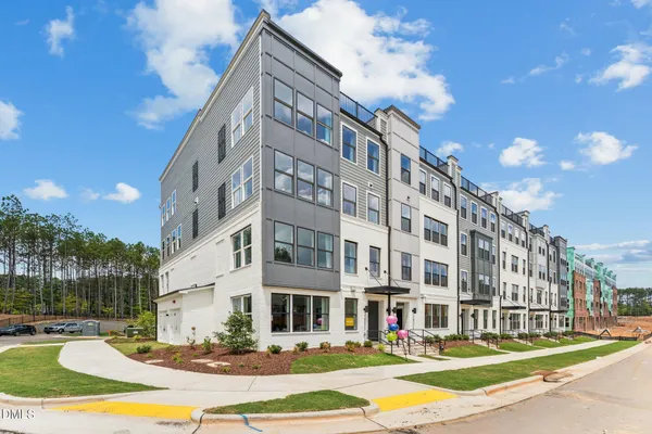 $350,000 | 10552 Bailey Br Drive, Unit 101, Raleigh, NC 27614