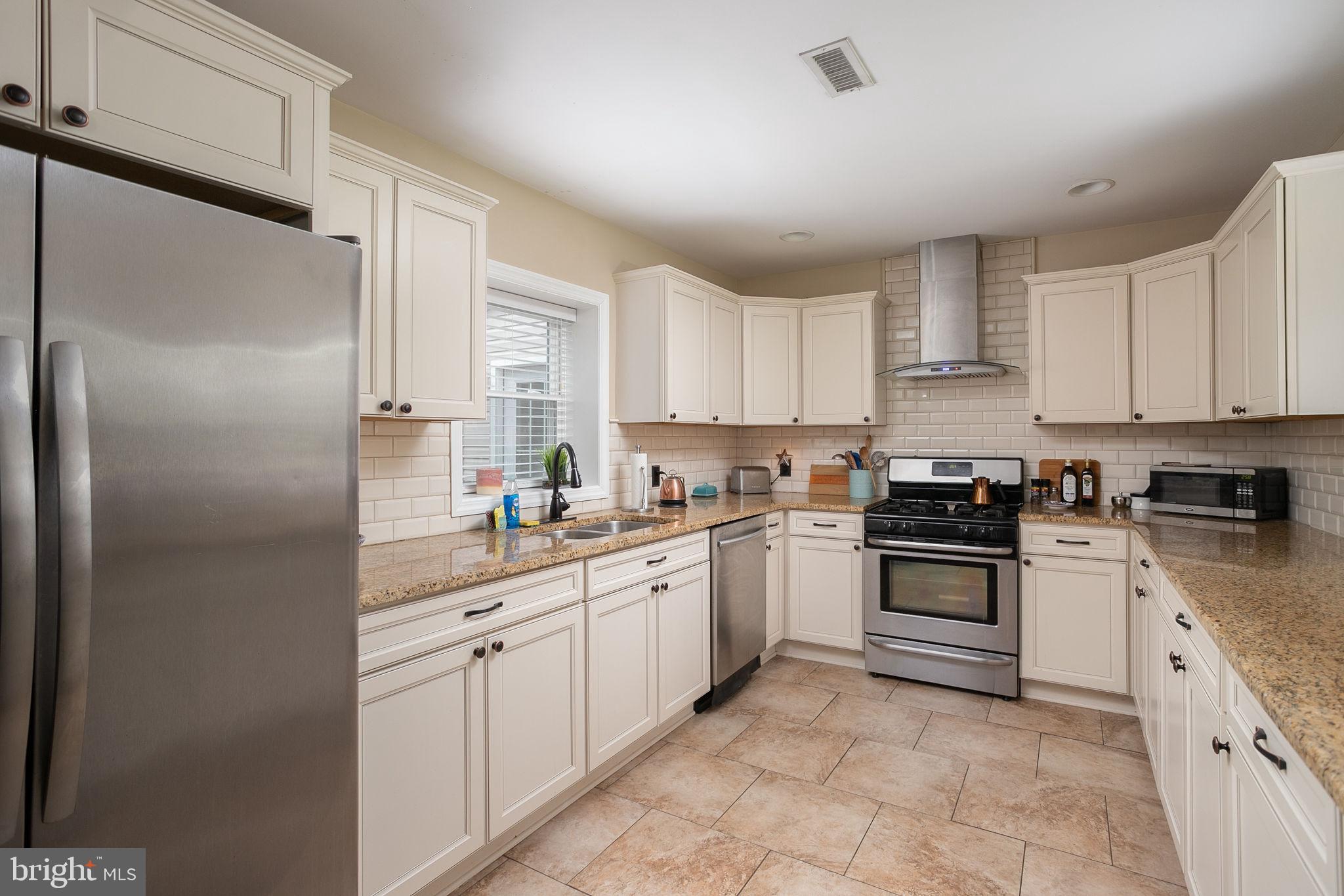 131 Edgebrook Road Hamilton, NJ 08691 - Photo 15 of 57