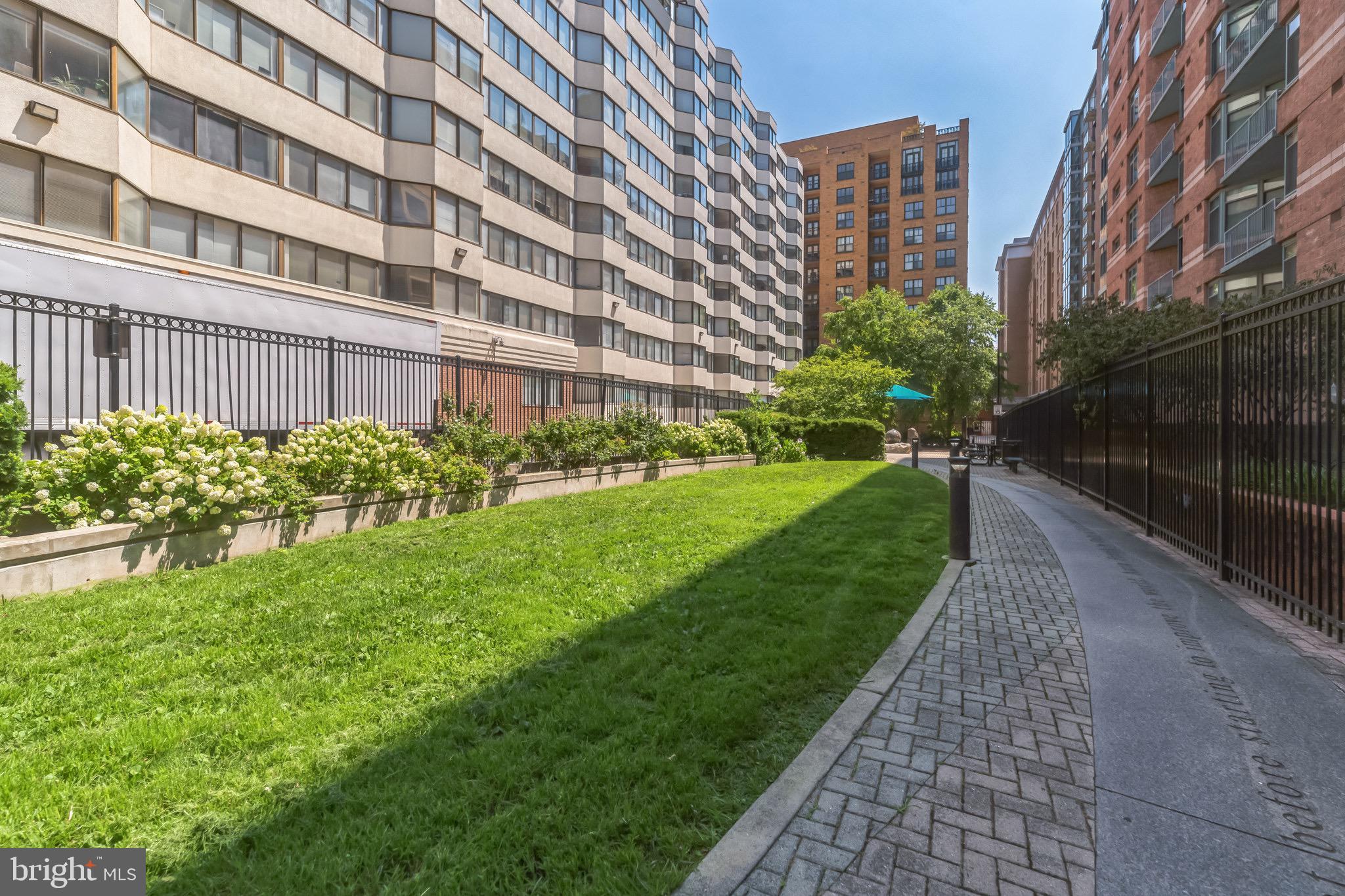 1117 10th Street Northwest, Unit 607 Washington, DC 20001 - Photo 17 of 20 a view of a building with garden