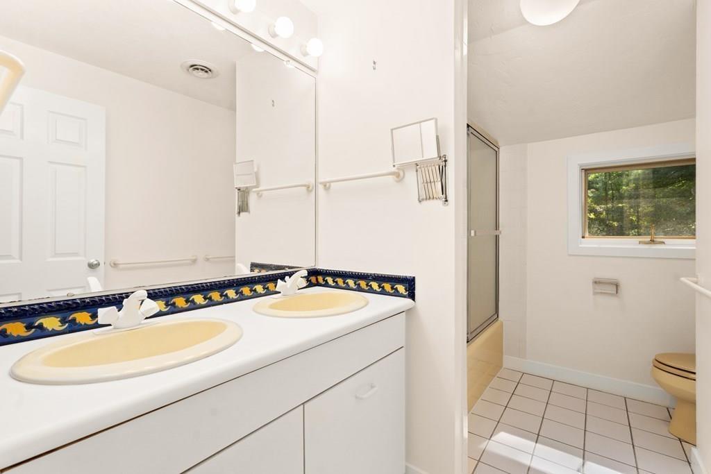 217 Summer Street Weston, MA 02493 - Photo 25 of 32