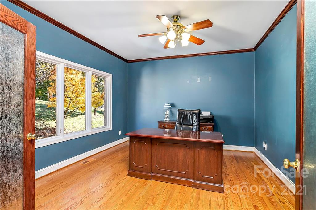 5628 Plantation Ridge Road Charlotte, NC 28214 - Photo 6 of 43 a room with a window