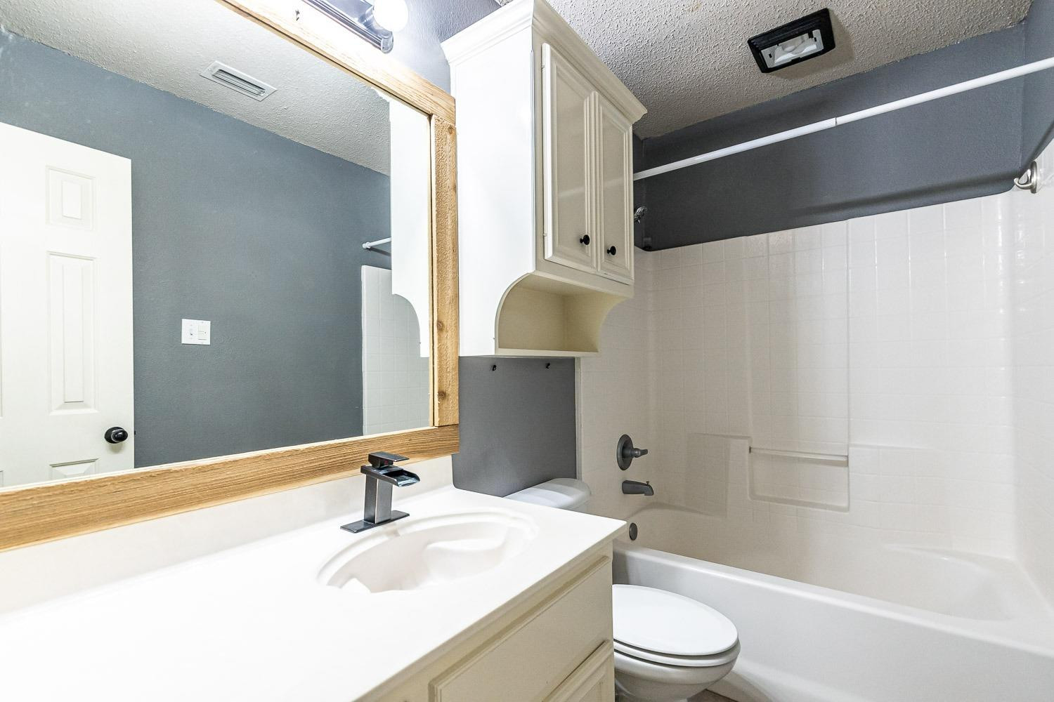 6903 8th Street Lubbock, TX 79416 - Photo 21 of 30 Second Bathroom