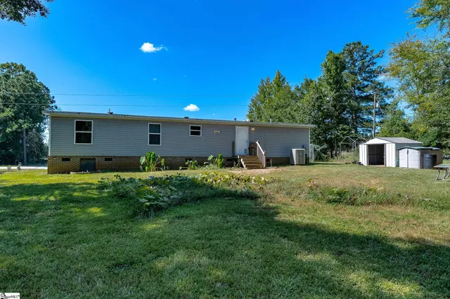 $199,000 | 30857 East 72nd Highway, Whitmire, SC 29178