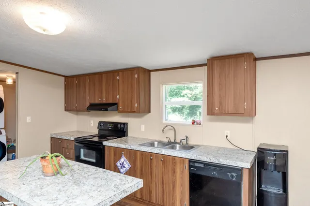 $199,000 | 30857 East 72nd Highway, Whitmire, SC 29178