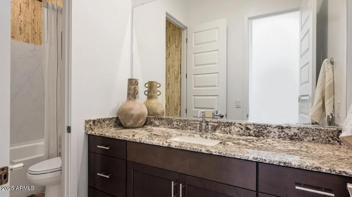 8025 West Rowel Road Peoria, AZ 85383 - Photo 20 of 26 Bathroom 2