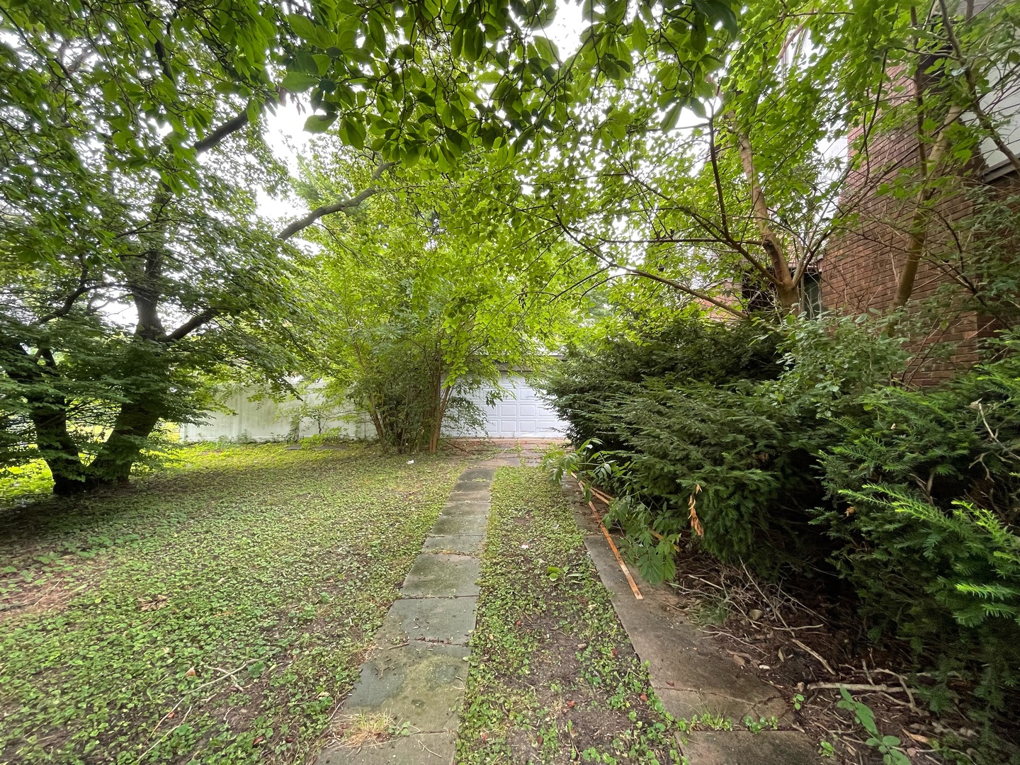 840 East Lincoln Street Hoopeston, IL 60942 - Photo 31 of 33 a view of yard with green space