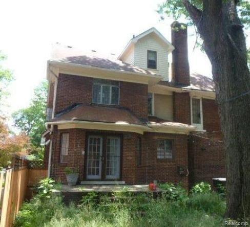 19555 Stratford Road Detroit, MI 48221 - Photo 5 of 6 7100177836 Rear view.JPG