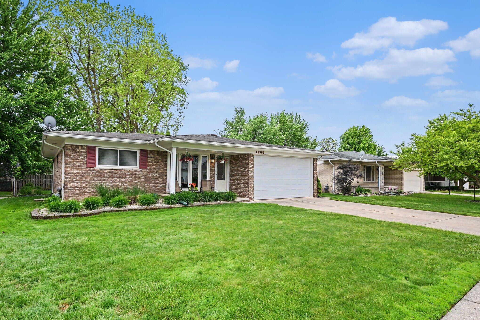 42967 Saxony Road Canton, MI 48187 - Photo 2 of 27 002_file_2931