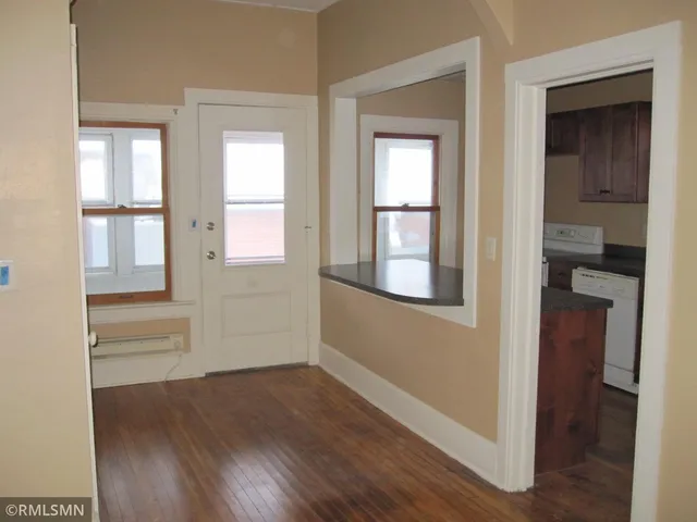 $975 | 118 Spring Street, Unit 2, Somerset, WI 54025