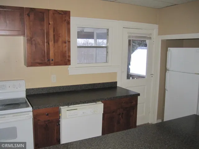 $975 | 118 Spring Street, Unit 2, Somerset, WI 54025