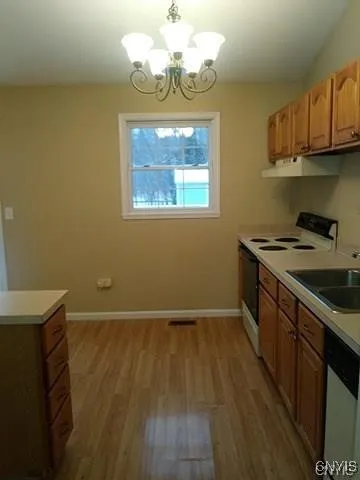 $2,300 | 9578 Clarecastle Path, Cicero, NY 13029