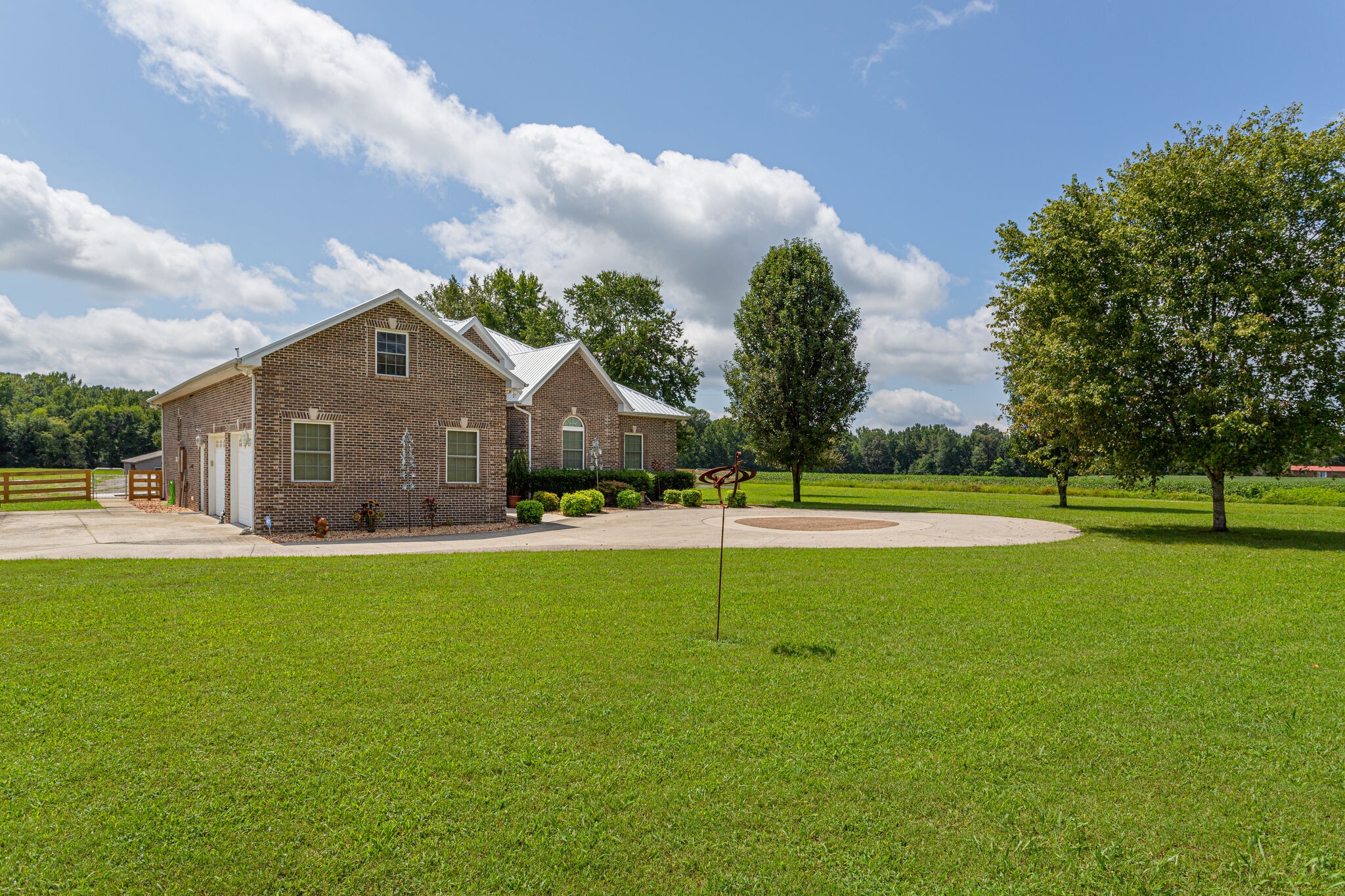481 Matts Hollow Road Manchester, TN 37355 - Photo 4 of 42 a front view of house with yard and green space