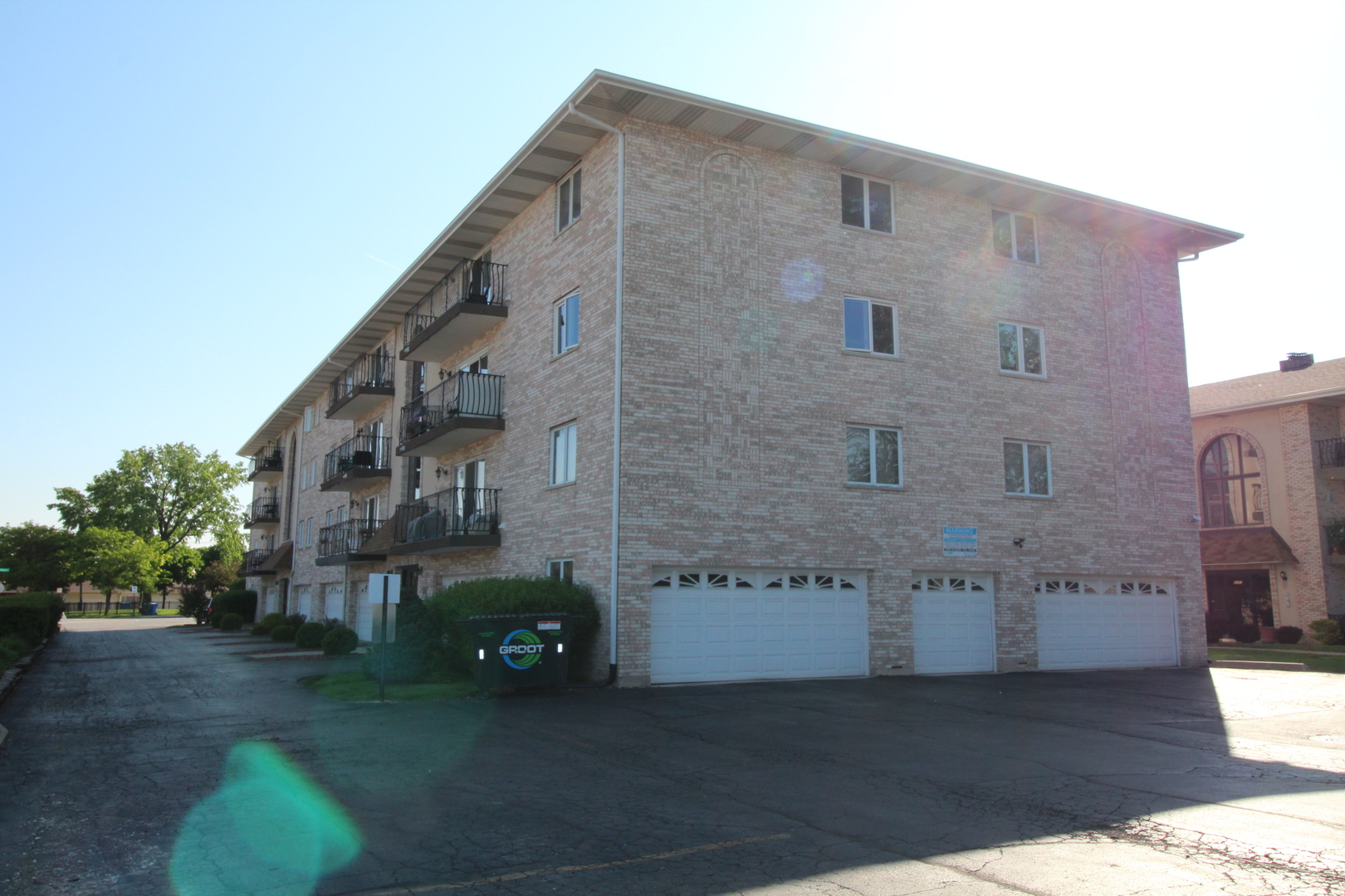 6248 South Gullikson Road, Unit 4E Chicago, IL 60638 - Photo 1 of 30 Gallery Image 1