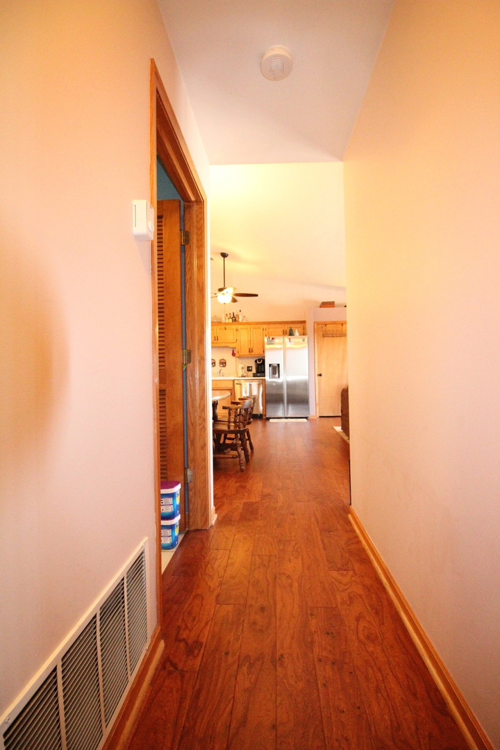 6248 South Gullikson Road, Unit 4E Chicago, IL 60638 - Photo 16 of 30 Gallery Image 16