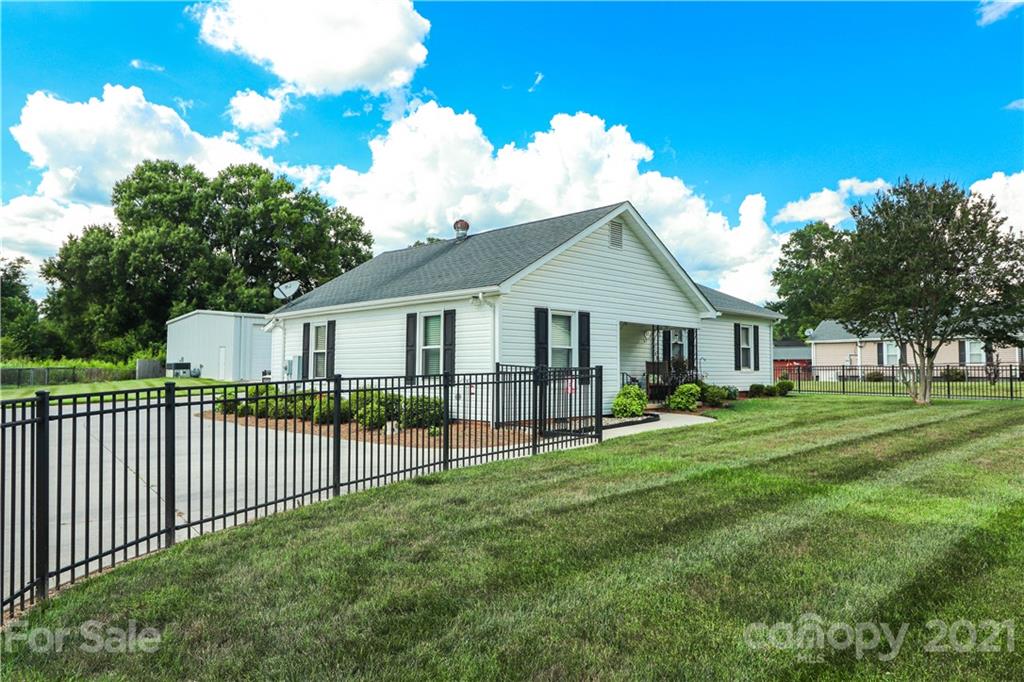 1222 Pump Station Road Kannapolis, NC 28081 - Photo 7 of 40 Gallery Image 7