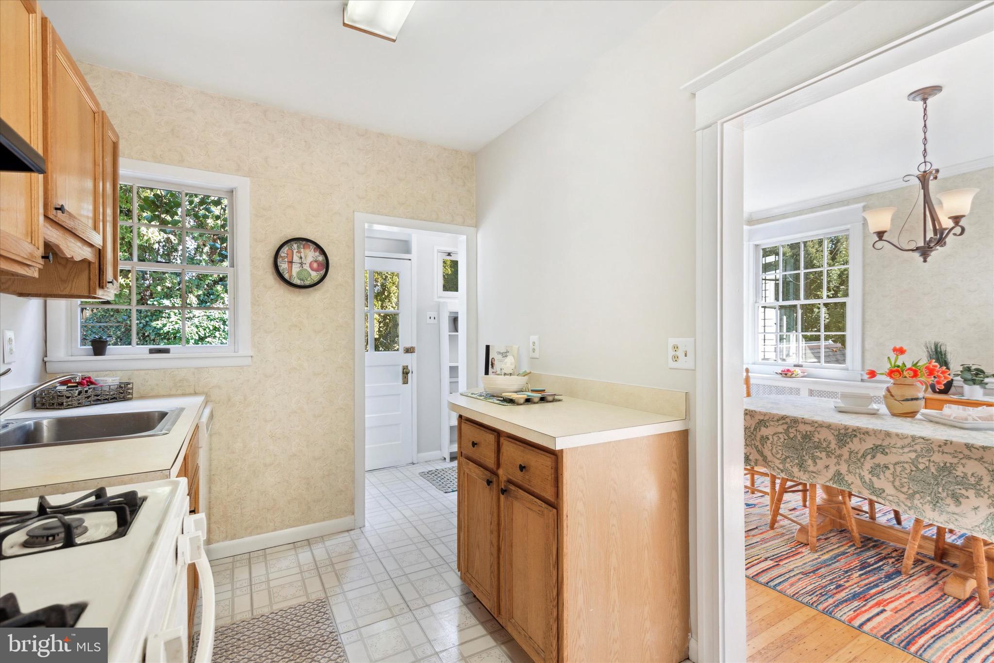 507 Kenilworth Road Merion Station, PA 19066 - Photo 14 of 27 Kitchen