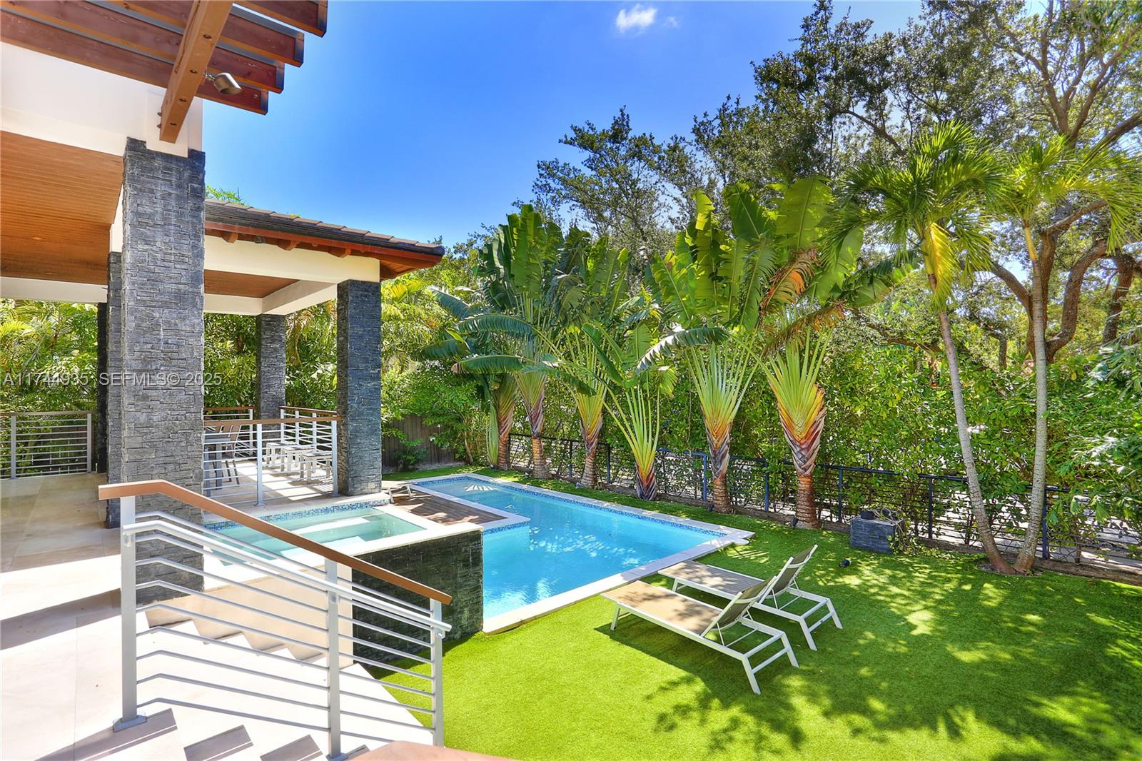 573 Warren Lane Key Biscayne, FL 33149 - Photo 2 of 35 Photo 2