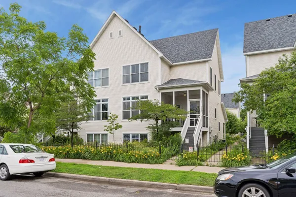 $299,900 | 724 East 25th Street, Minneapolis, MN 55404