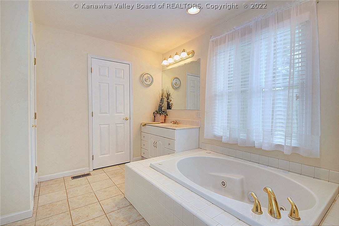 449 Scott Depot Road Scott Depot, WV 25560 - Photo 15 of 30 Gallery Image 15