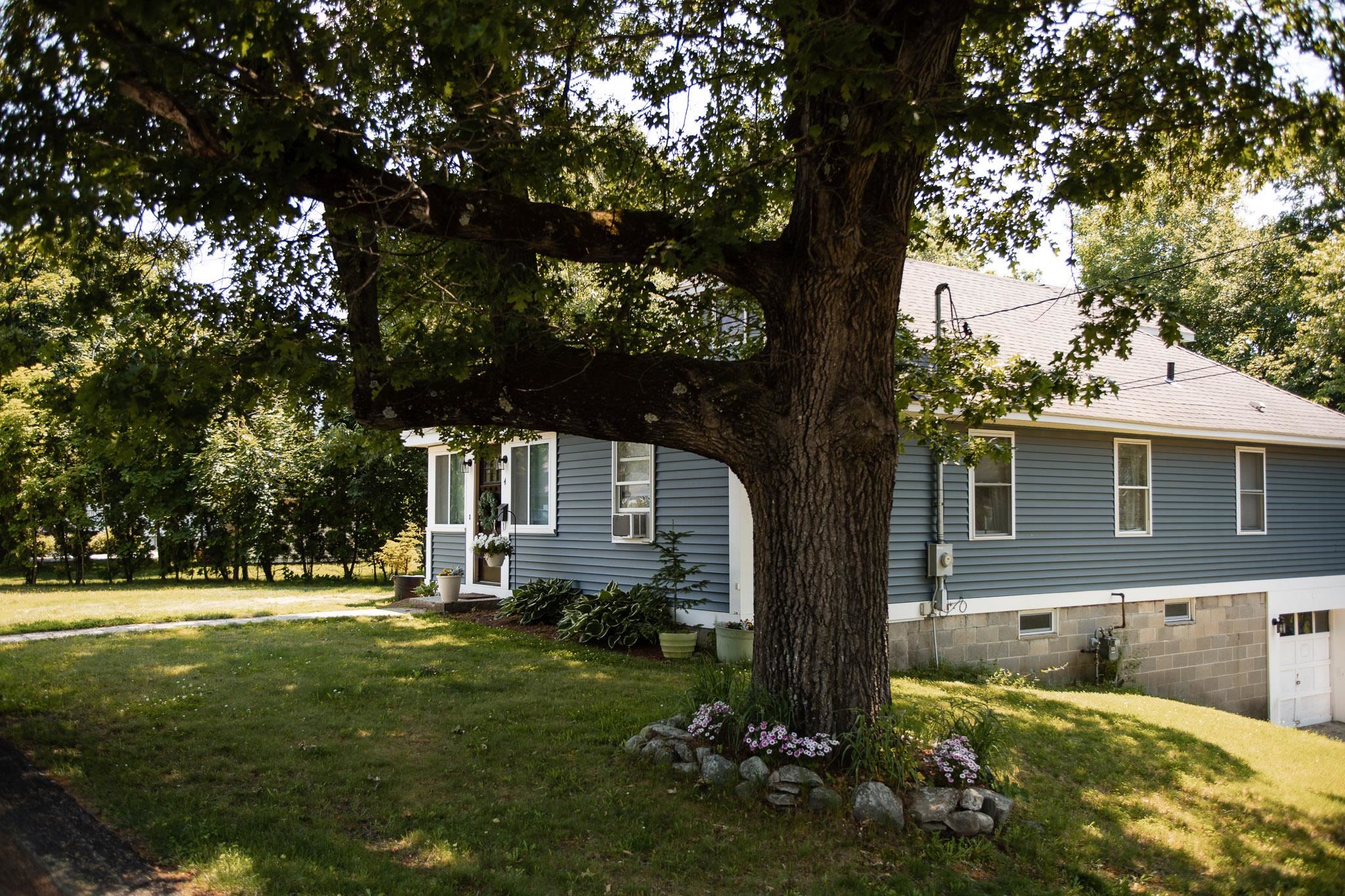 4 Troy Street Nashua, NH 03064 - Photo 3 of 21