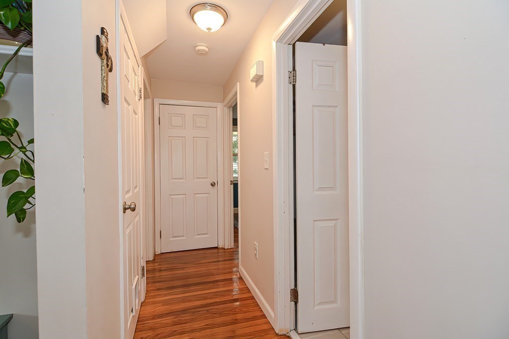 114 Brook Avenue Riverside, RI 02915 - Photo 12 of 39 Gallery Image 12