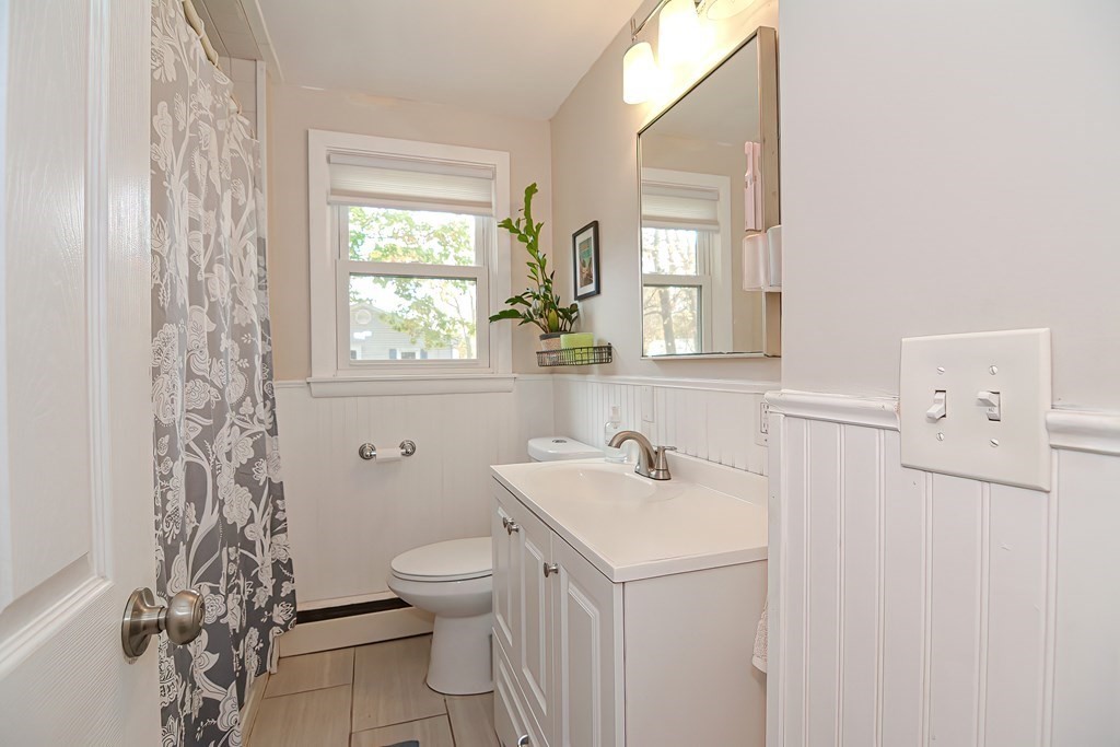 114 Brook Avenue Riverside, RI 02915 - Photo 24 of 39 Gallery Image 24