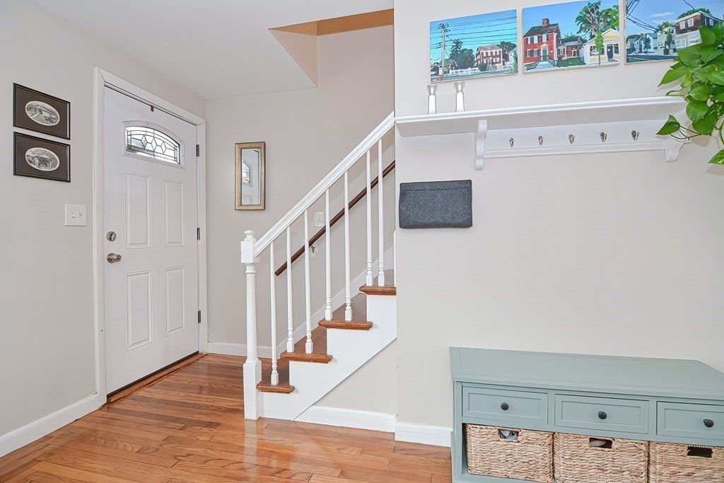 114 Brook Avenue Riverside, RI 02915 - Photo 3 of 39 Gallery Image 3