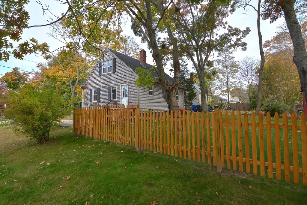 114 Brook Avenue Riverside, RI 02915 - Photo 35 of 39 Gallery Image 35