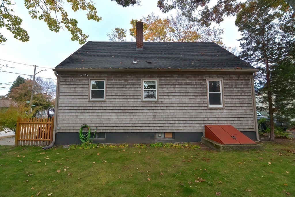 114 Brook Avenue Riverside, RI 02915 - Photo 37 of 39 Gallery Image 37
