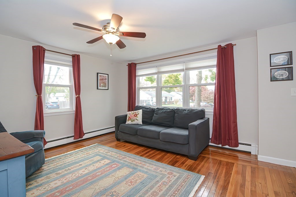 114 Brook Avenue Riverside, RI 02915 - Photo 8 of 39 Gallery Image 8