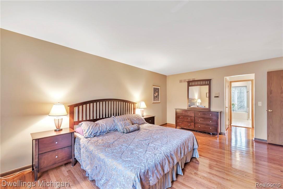 3633 Summit Ridge Drive Rochester, MI 48306 - Photo 35 of 53 3633-Summit-Ridge-Drive-Rochester-Hills-48306-windowstill-35.jpg