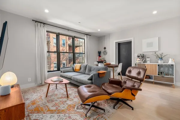 $1,150,000 | 3 South Whitney Street, Unit 4, Boston, MA 02120