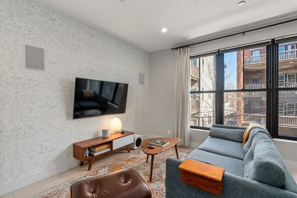 $1,150,000 | 3 South Whitney Street, Unit 4, Boston, MA 02120