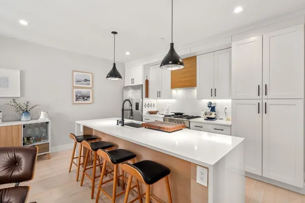 $1,150,000 | 3 South Whitney Street, Unit 4, Boston, MA 02120