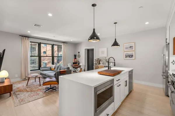 $1,150,000 | 3 South Whitney Street, Unit 4, Boston, MA 02120
