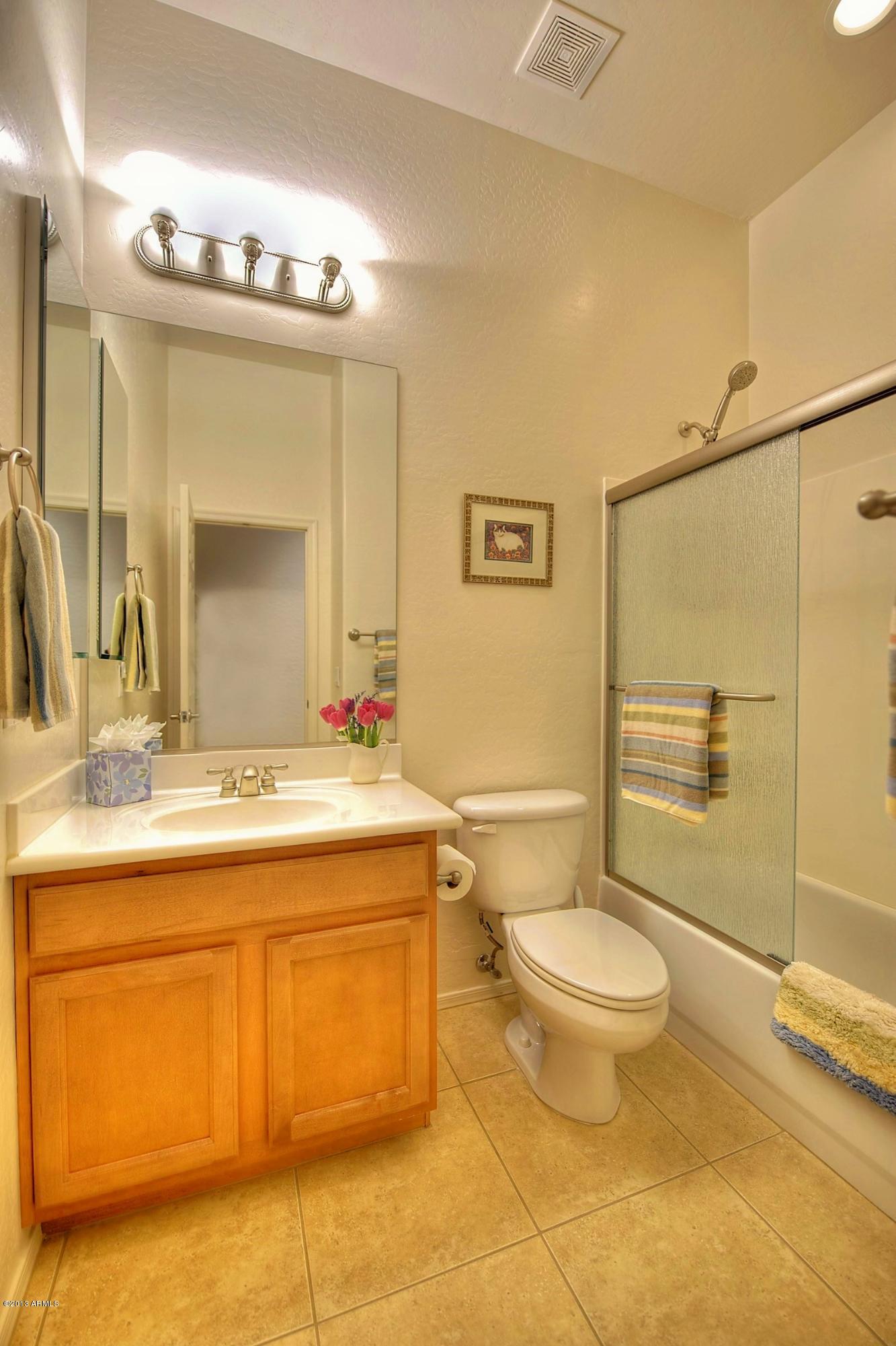 2323 West Apache Rain Road Phoenix, AZ 85085 - Photo 20 of 29 019_Full Bathroom