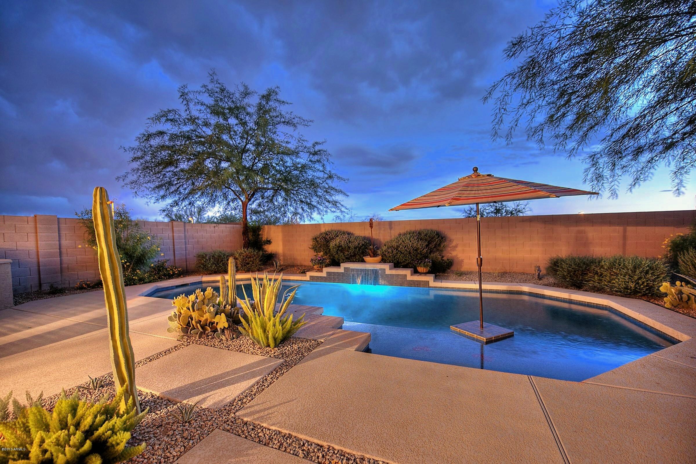 027_Pool View
