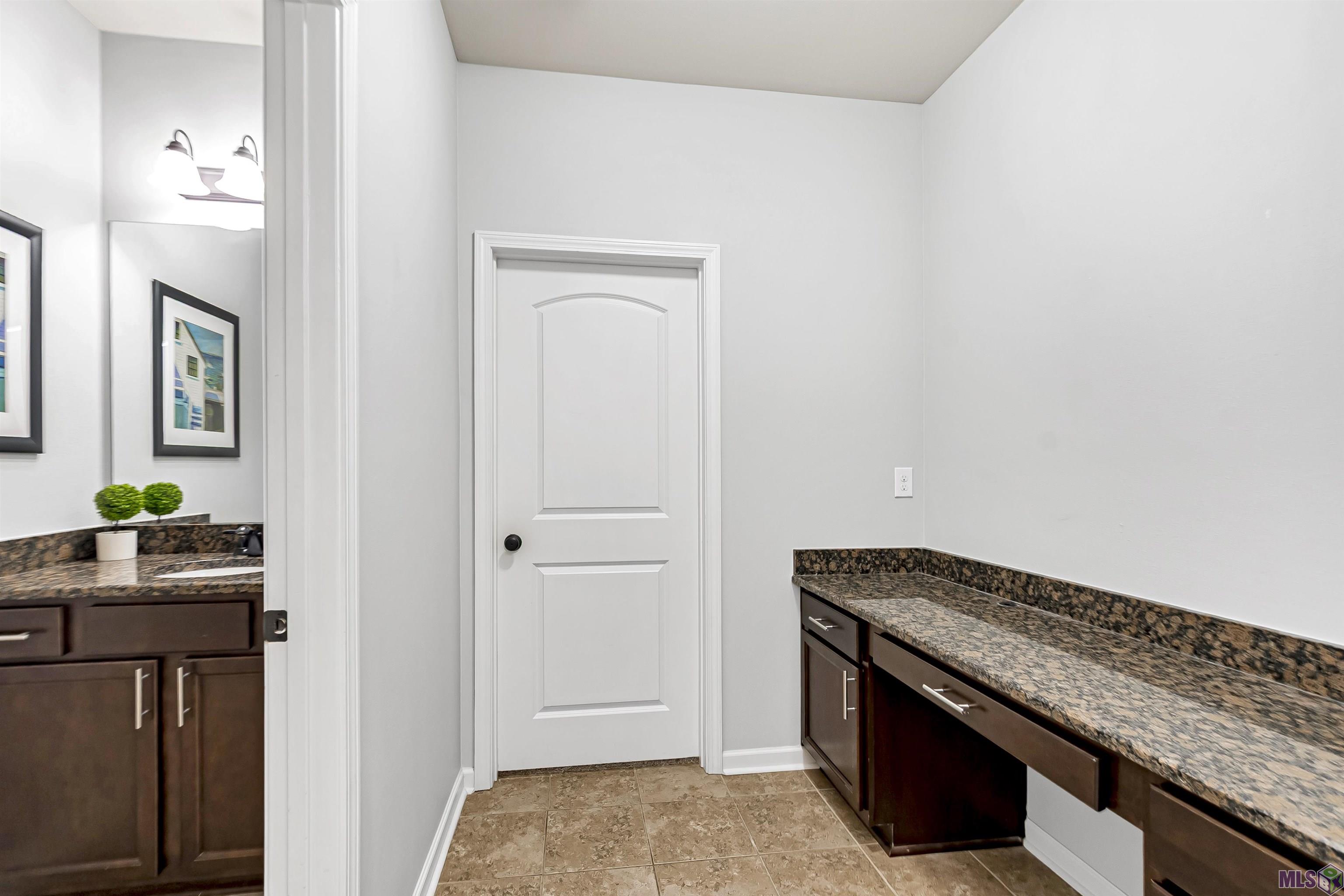 932 Shadow Bluff Drive Baton Rouge, LA 70820 - Photo 3 of 13 Gallery Image 3