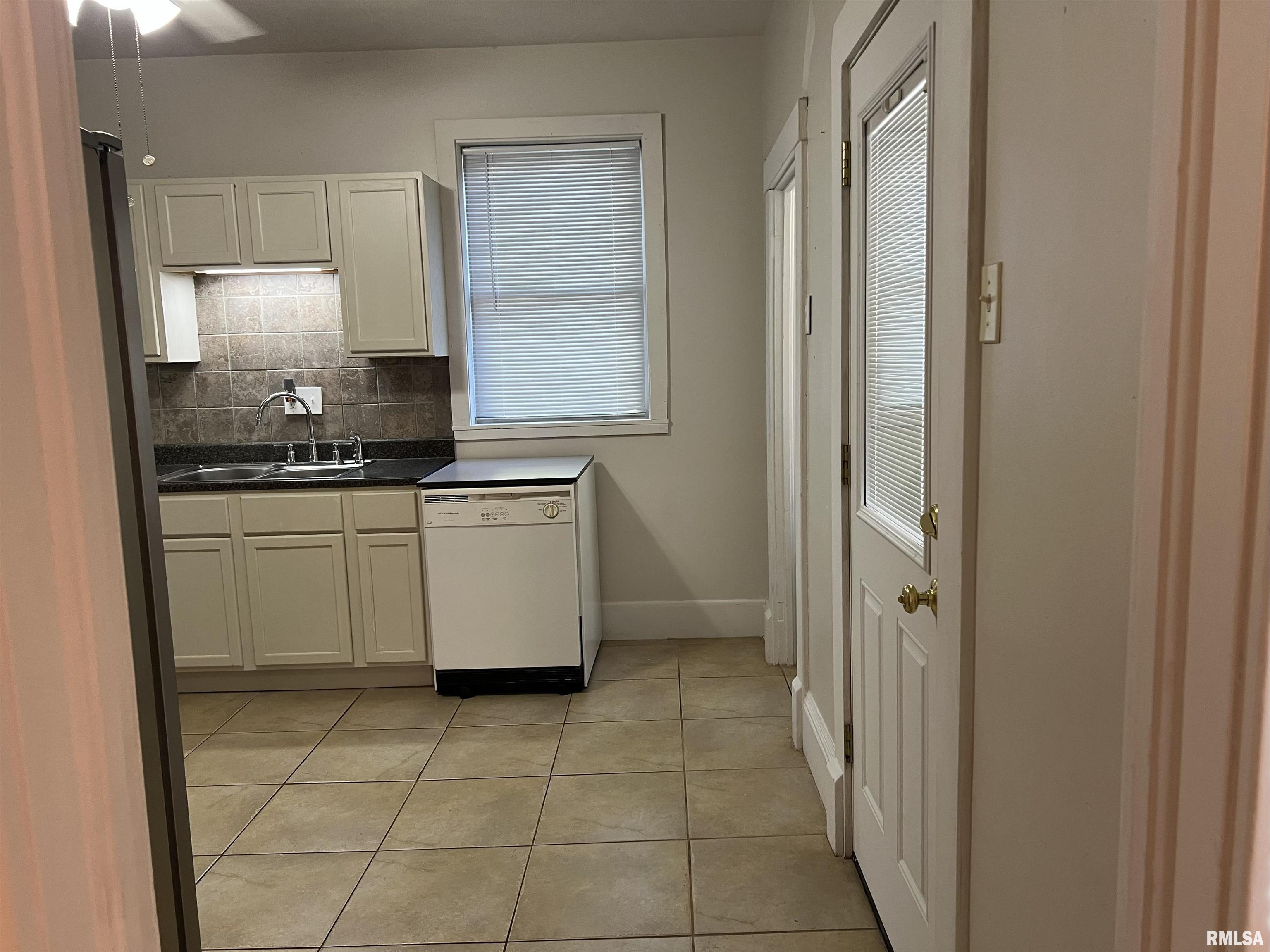 500 North Diamond Street Jacksonville, IL 62650 - Photo 24 of 44