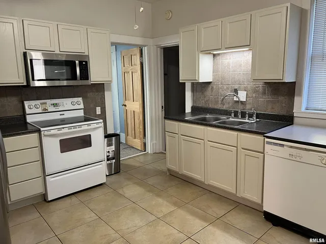 $124,900 | 500 North Diamond Street, Jacksonville, IL 62650