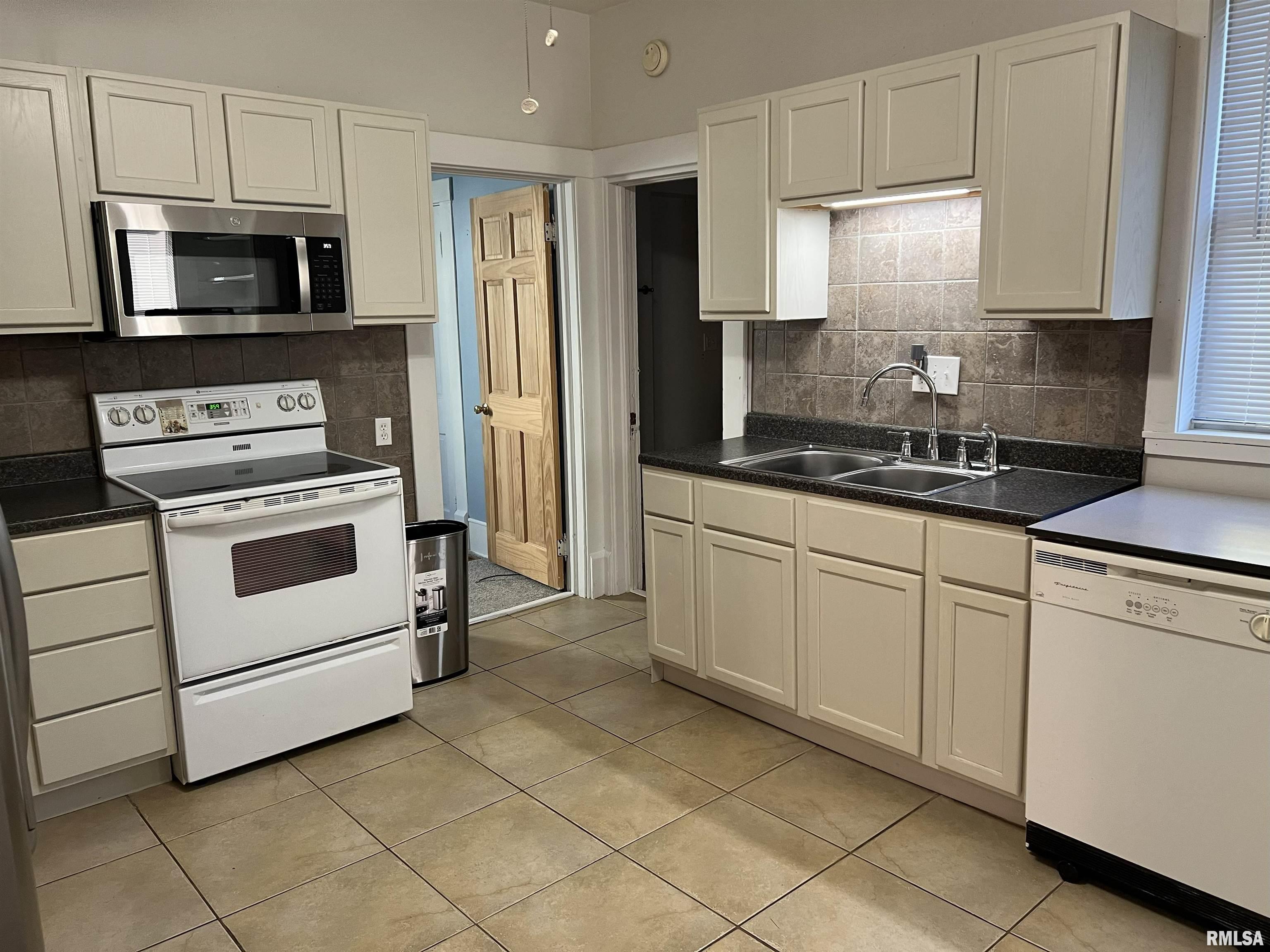 500 North Diamond Street Jacksonville, IL 62650 - Photo 25 of 44