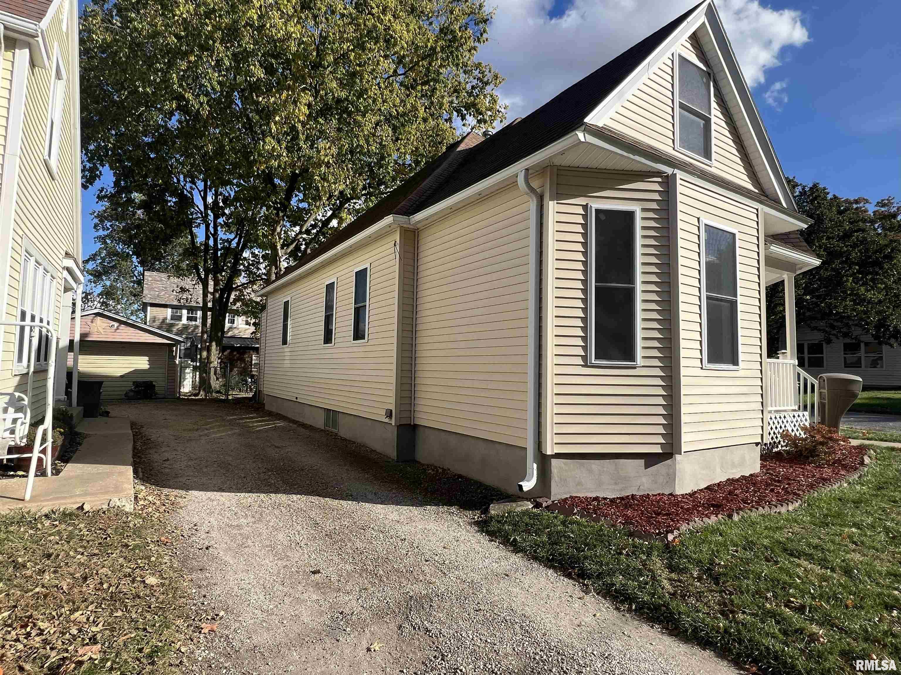 500 North Diamond Street Jacksonville, IL 62650 - Photo 3 of 44