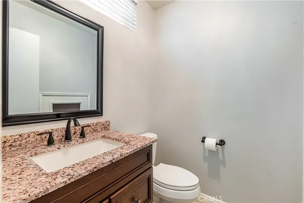 $499,900 | 22701 Copper Hill Drive, Unit 33, Saugus, CA 91350
