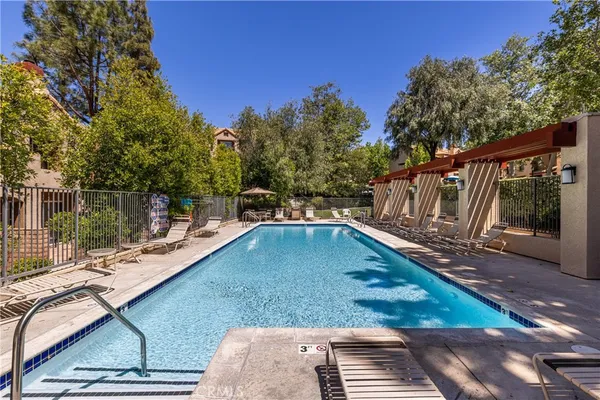 $499,900 | 22701 Copper Hill Drive, Unit 33, Saugus, CA 91350