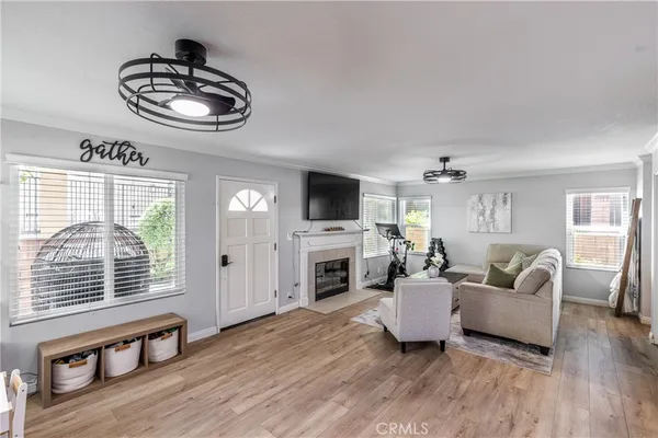 $499,900 | 22701 Copper Hill Drive, Unit 33, Saugus, CA 91350