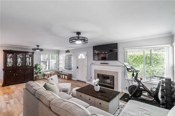 $499,900 | 22701 Copper Hill Drive, Unit 33, Saugus, CA 91350