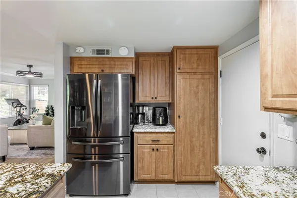 $499,900 | 22701 Copper Hill Drive, Unit 33, Saugus, CA 91350