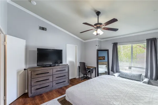 $499,900 | 22701 Copper Hill Drive, Unit 33, Saugus, CA 91350