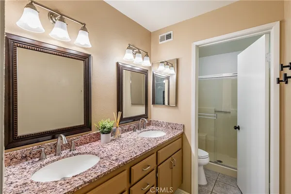 $499,900 | 22701 Copper Hill Drive, Unit 33, Saugus, CA 91350