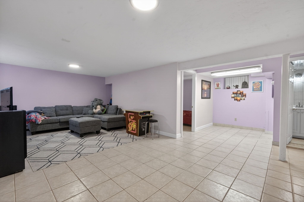 8 Hawthorne Street Watertown, MA 02472 - Photo 25 of 37